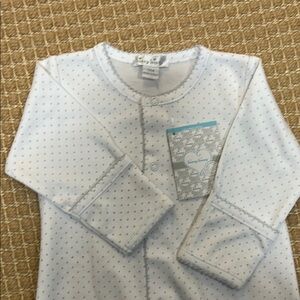 NEW WITH TAGS Kissy Kissy gender neutral white dot nightgown with bee embroidery